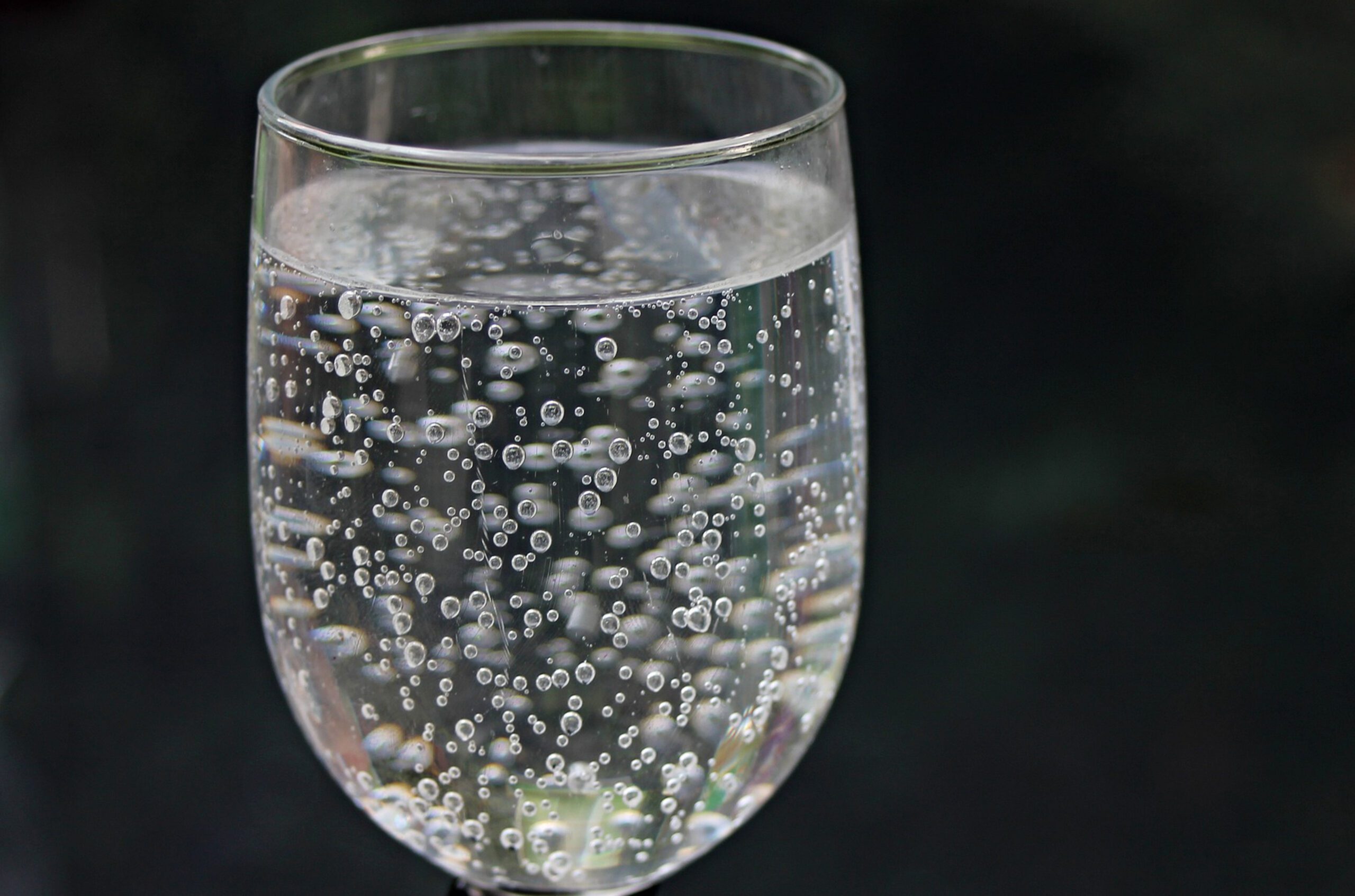 Flavored sparkling water